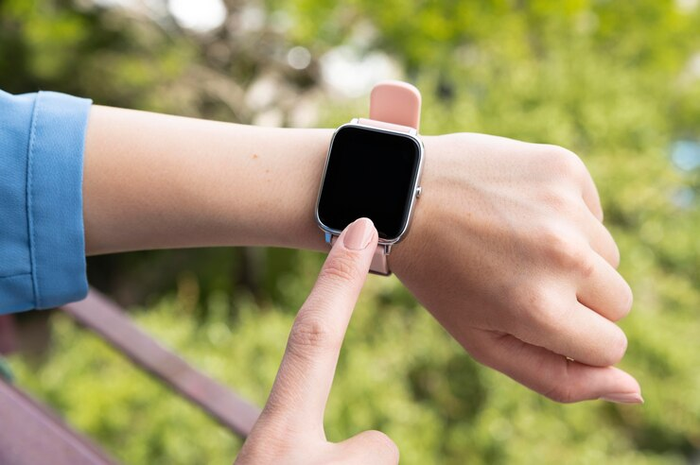 Smart Watches: Your Assistant on Your Wrist