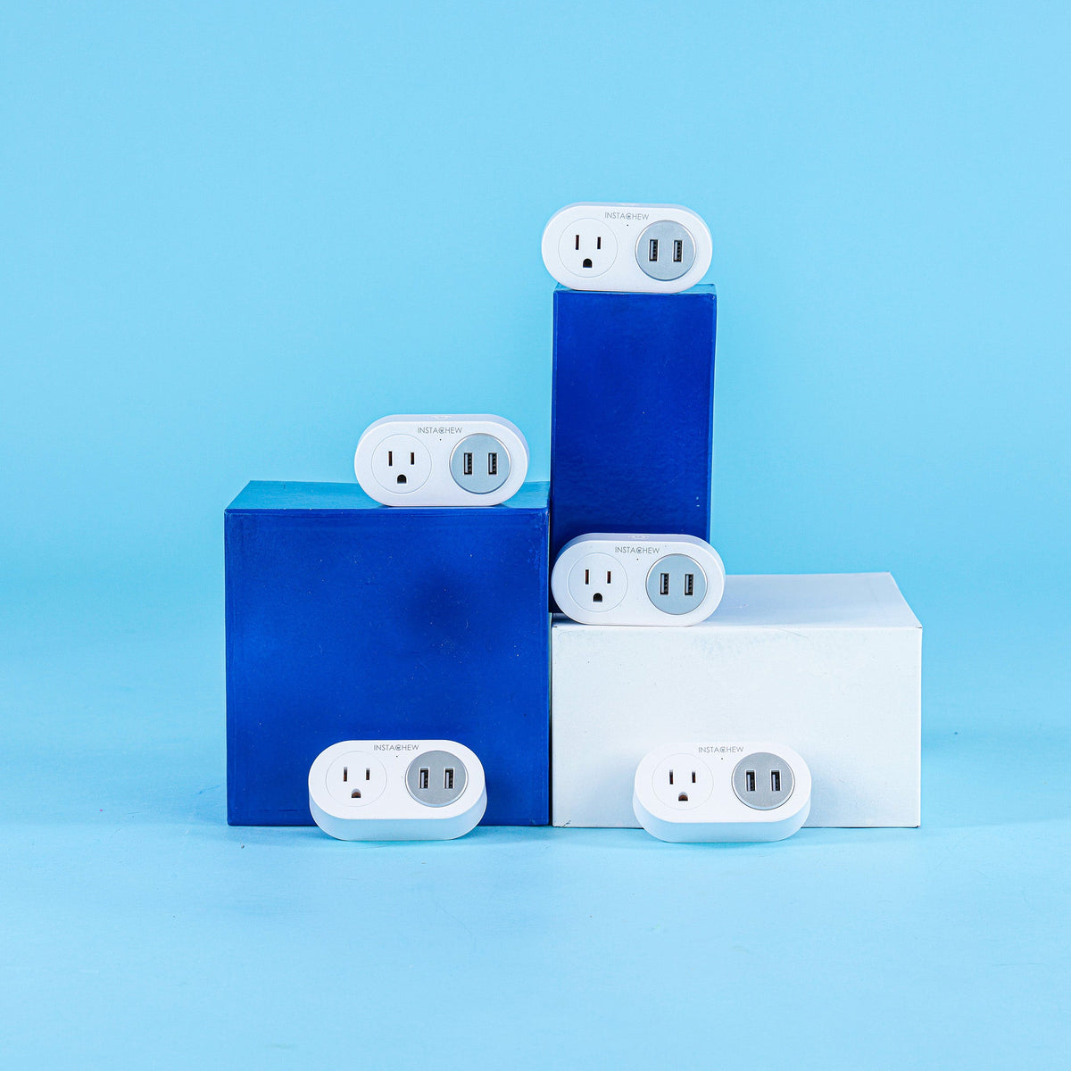 INSTACHEW Pure Connect Smart Plug With USB - Stereotech