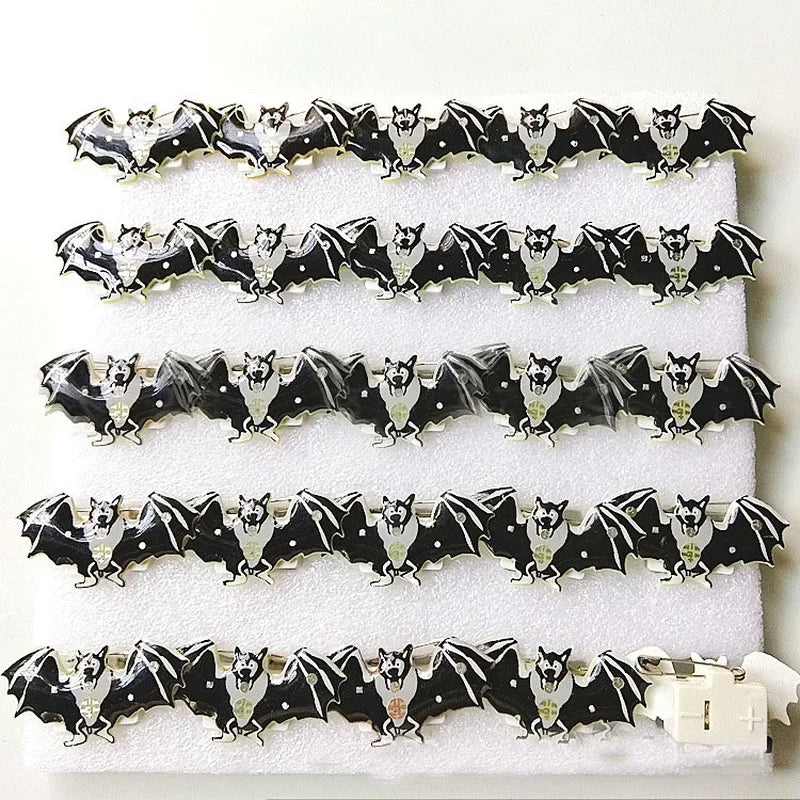 25pcs LED Light Up Badge Glow Blinking Women Kids  Brooch Pins Ghost  Pumpkin Brooches Gift Party    Wedding Festival