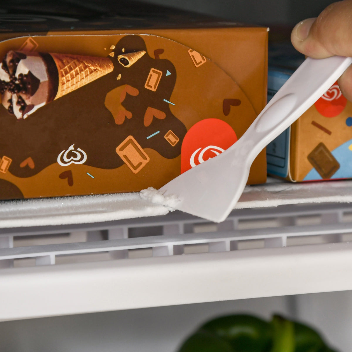 HOMCOM Mini Fridge with Freezer, 3. 2 Cu. Ft. Compact Refrigerator with Adjustable Shelves, Mechanical Thermostat, Reversible Single Door for Bedroom, Dorm, Kitchen, Silver